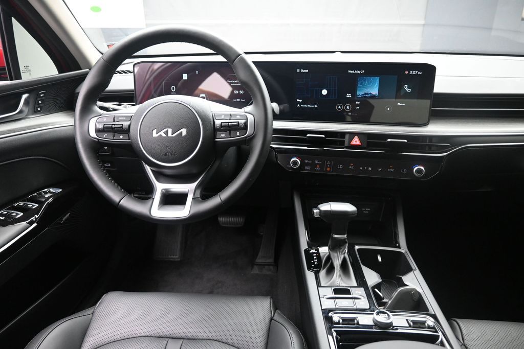 2025 Kia K5 EX - Photo 9