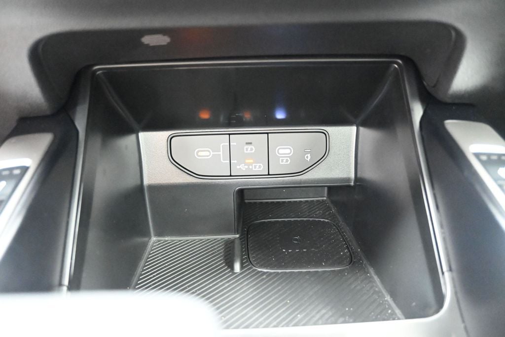 2025 Kia Sorento S - Photo 13