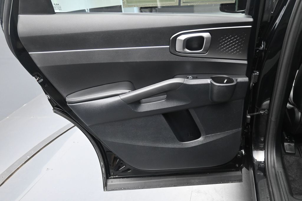 2025 Kia Sorento S - Photo 24