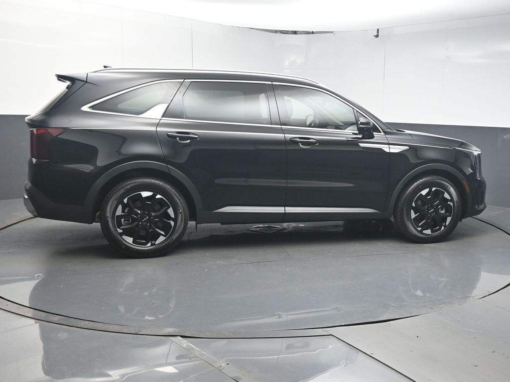 2025 Kia Sorento S - Photo 8