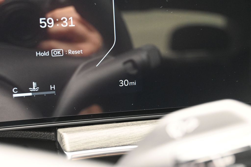 2025 Kia K5 EX - Photo 11
