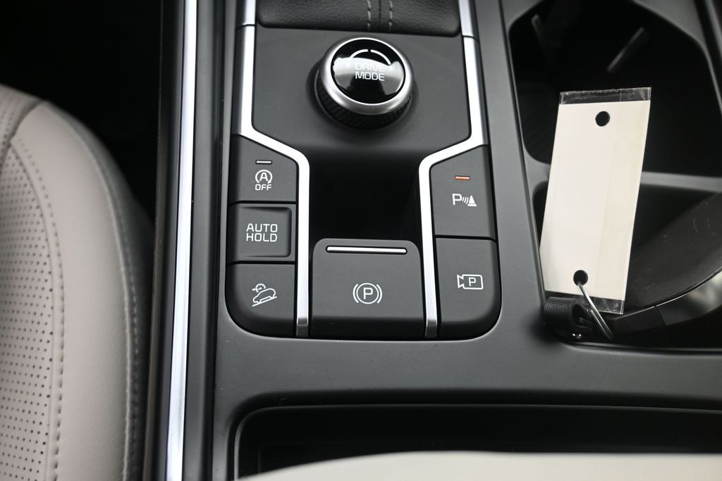 2025 Kia Sorento S - Photo 17