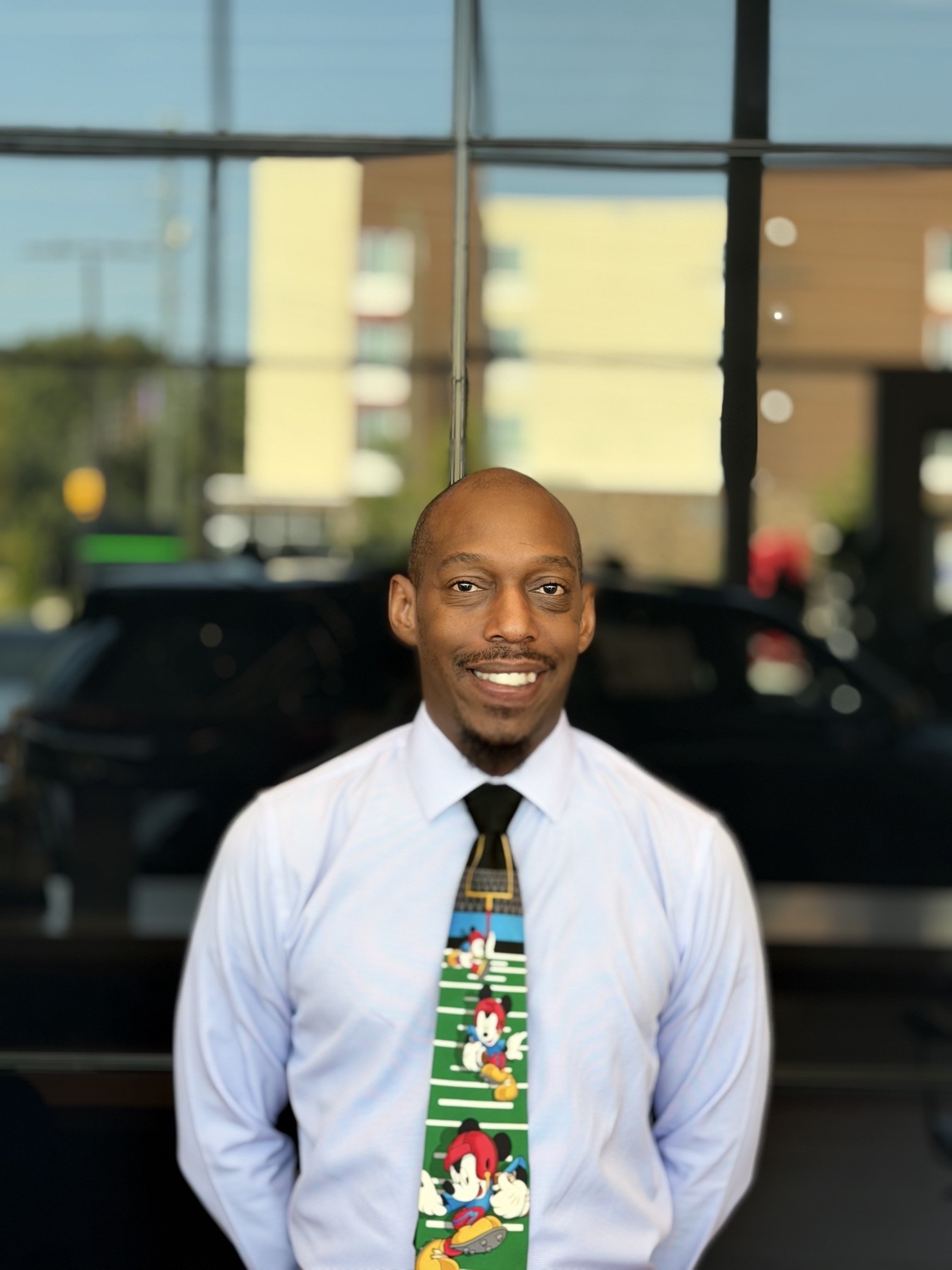 Staff member Morris Morton from ID_1f9545