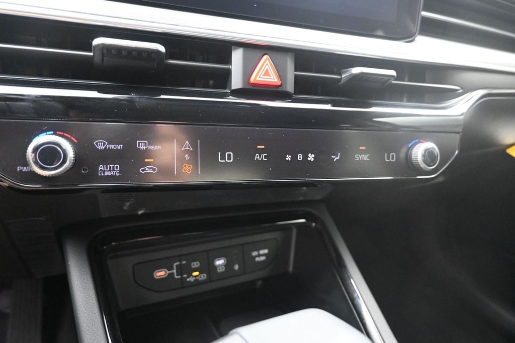 2025 Kia K5 EX - Photo 15