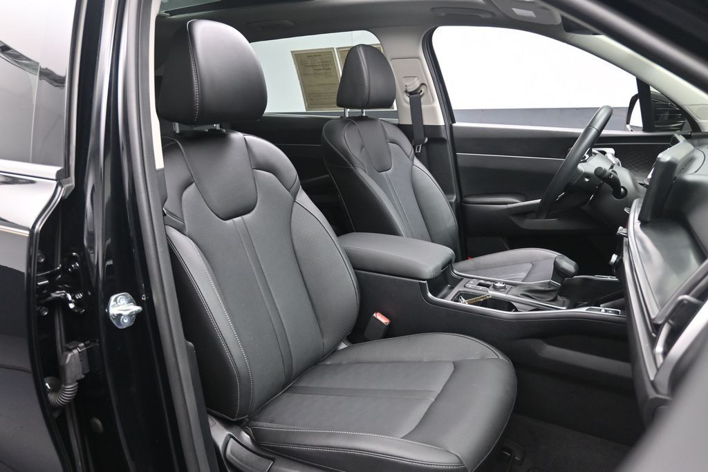 2025 Kia Sorento S - Photo 29