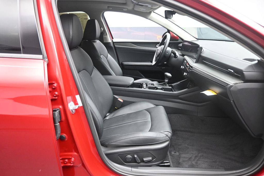 2025 Kia K5 EX - Photo 33