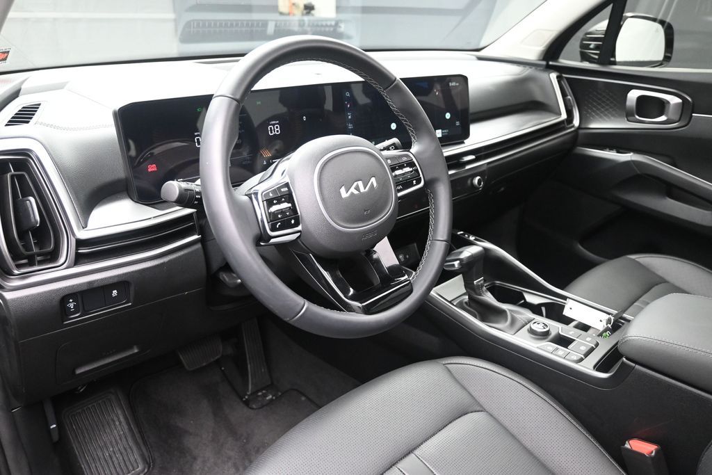 2025 Kia Sorento S - Photo 18