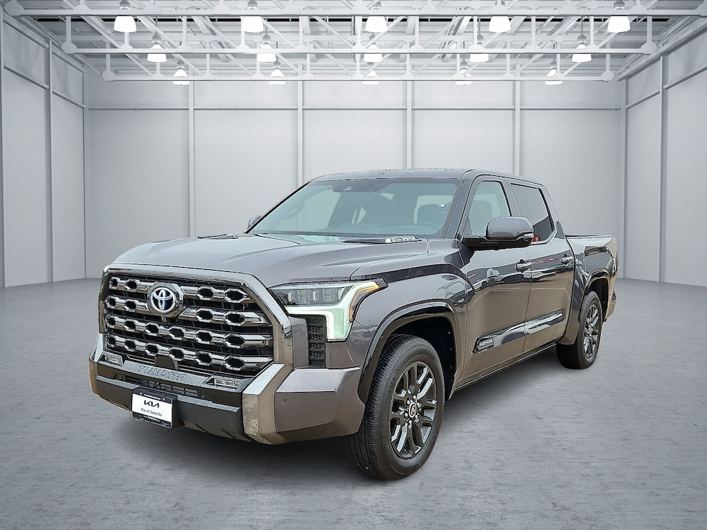 Used 2022 Toyota Tundra Hybrid Platinum (A10) 4x2 CrewMax 5.5 ft. box 145.7 in. W