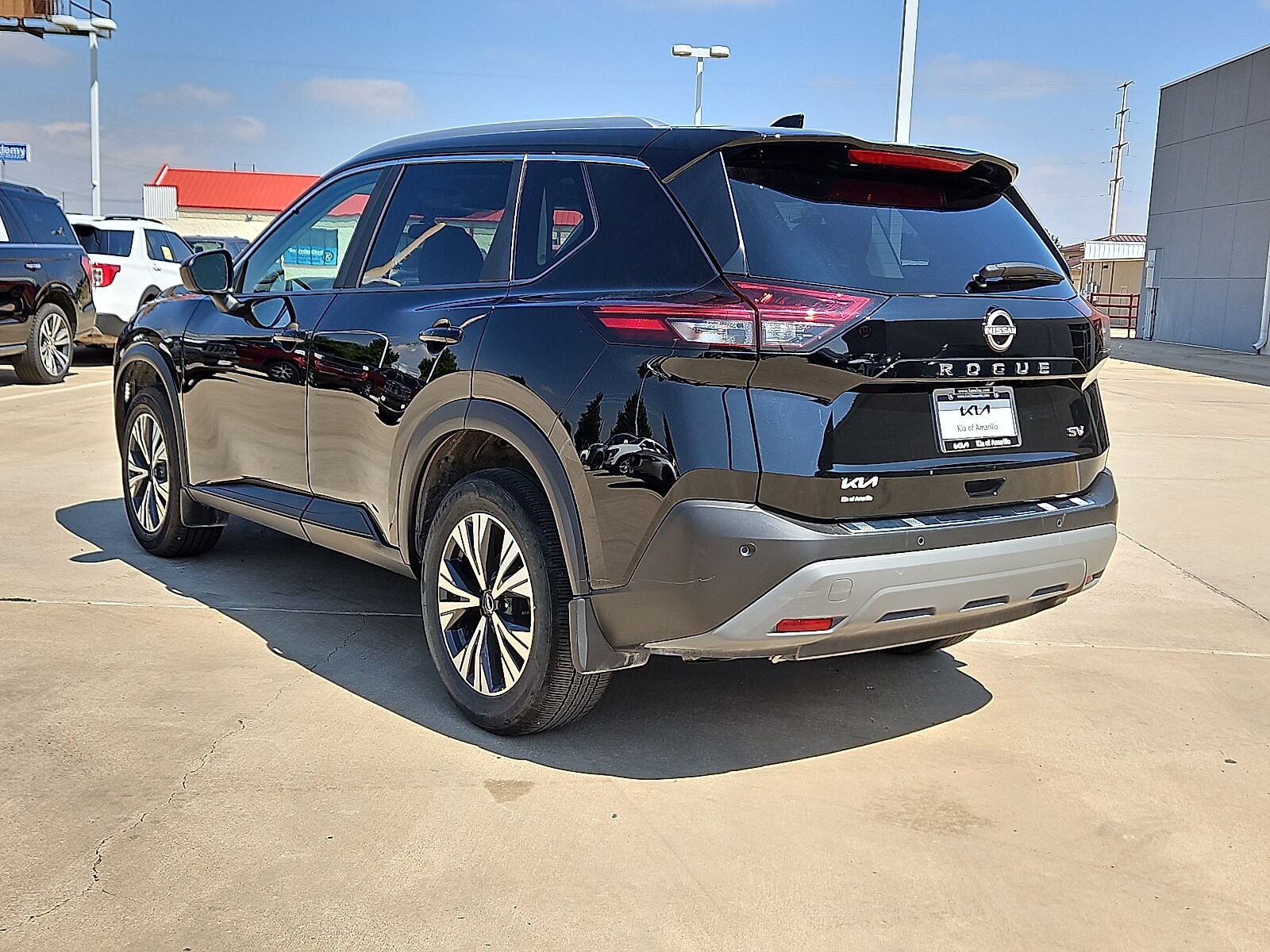 2023 Nissan Rogue SV photo 2