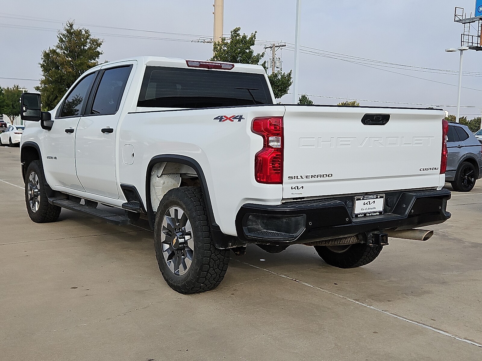 2024 Chevrolet Silverado 2500HD Custom photo 2