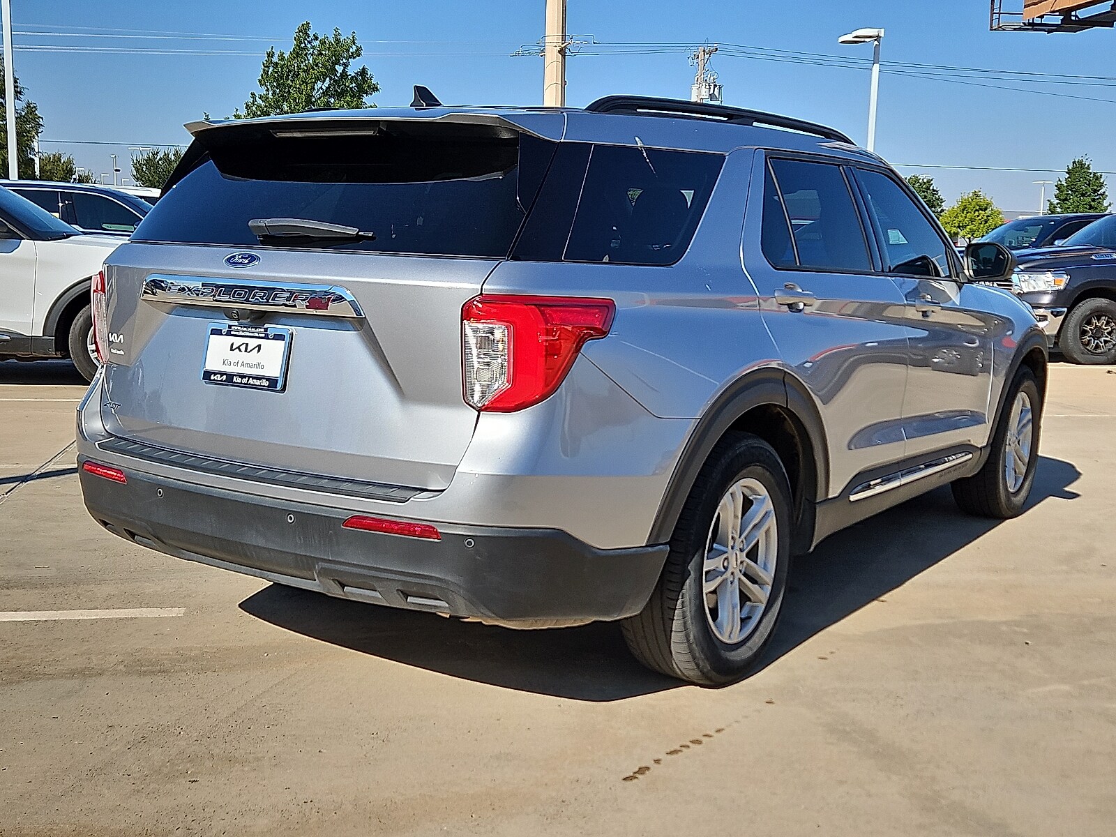 2021 Ford Explorer XLT photo 2