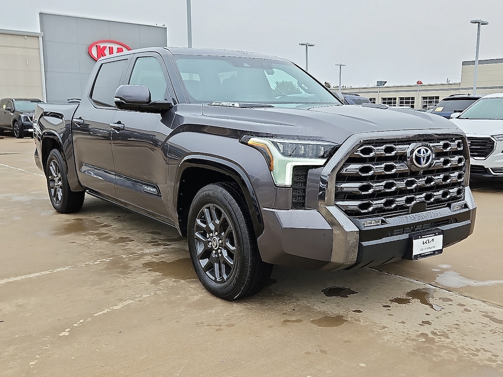 Used 2022 Toyota Tundra Hybrid Platinum (A10) 4x2 CrewMax 5.5 ft. box 145.7 in. W