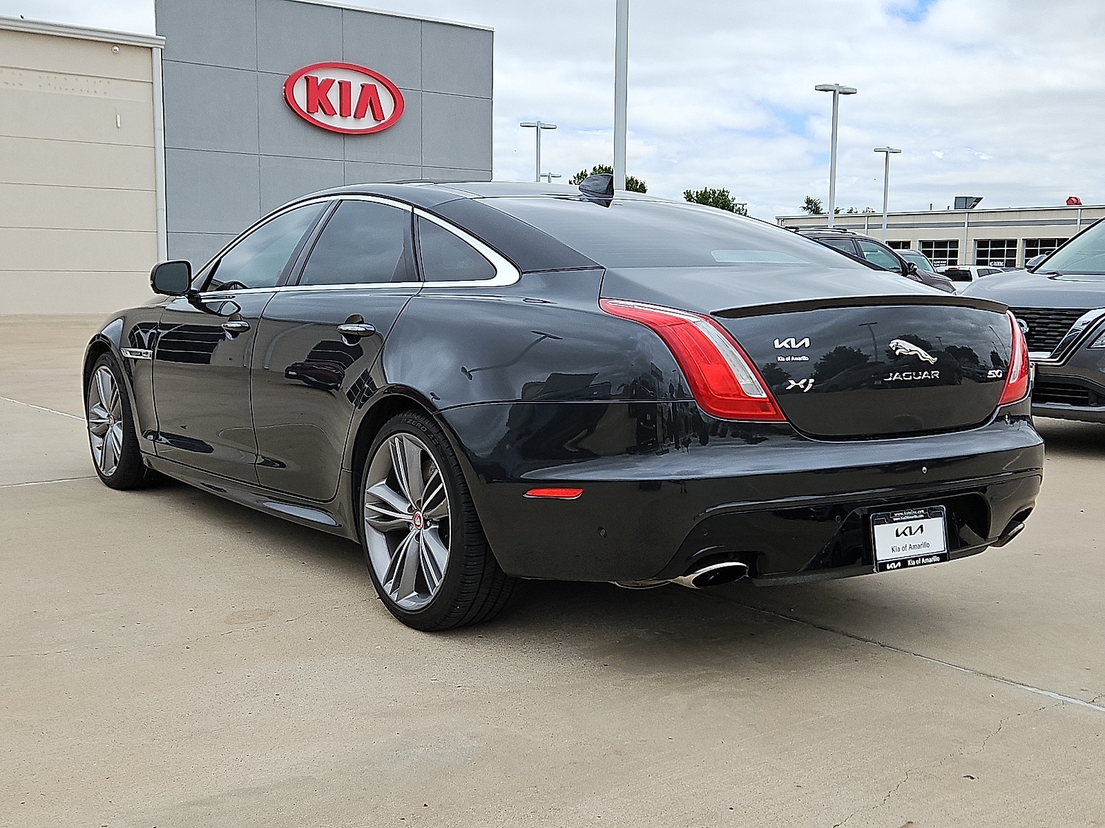 Used 2017 Jaguar XJ Supercharged with VIN SAJWA1CE2HMW05311 for sale in Amarillo, TX