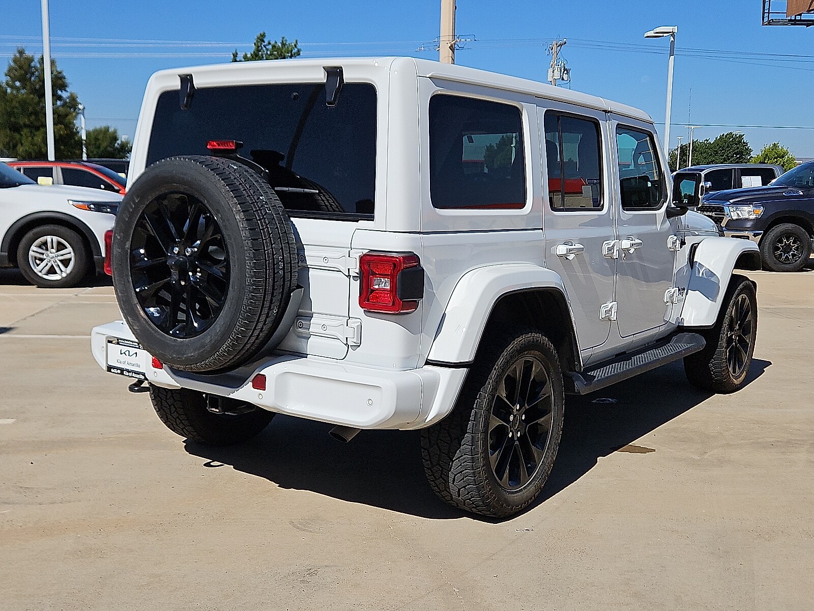 2020 Jeep Wrangler Unlimited Sahara photo 3