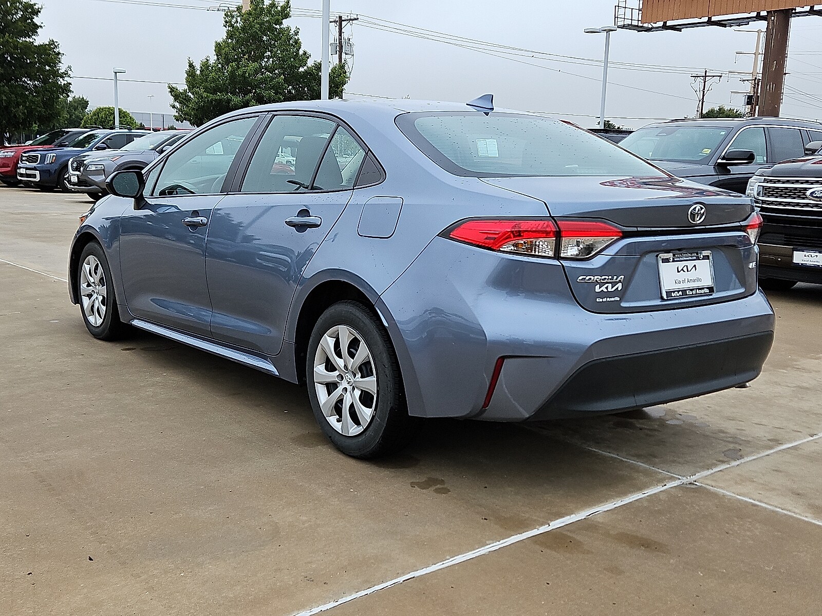 2023 Toyota Corolla LE photo 2
