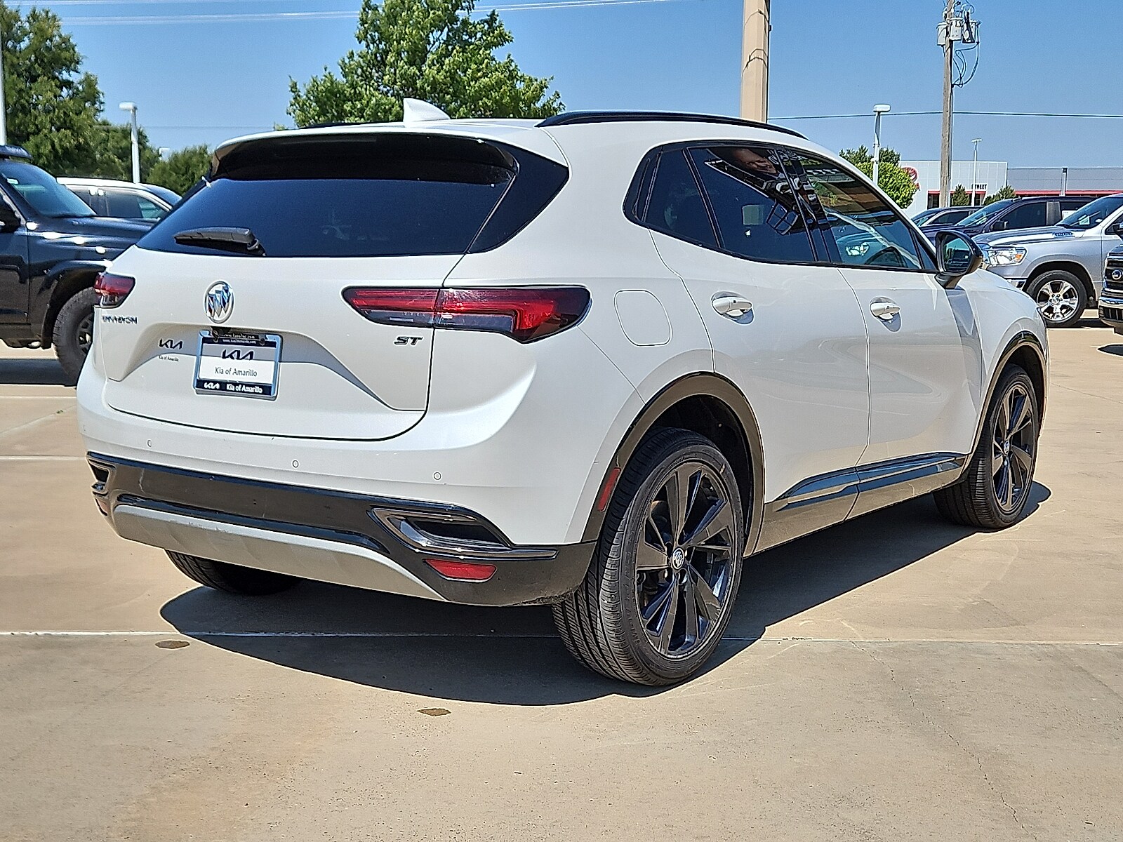 2023 Buick Envision Essence photo 3