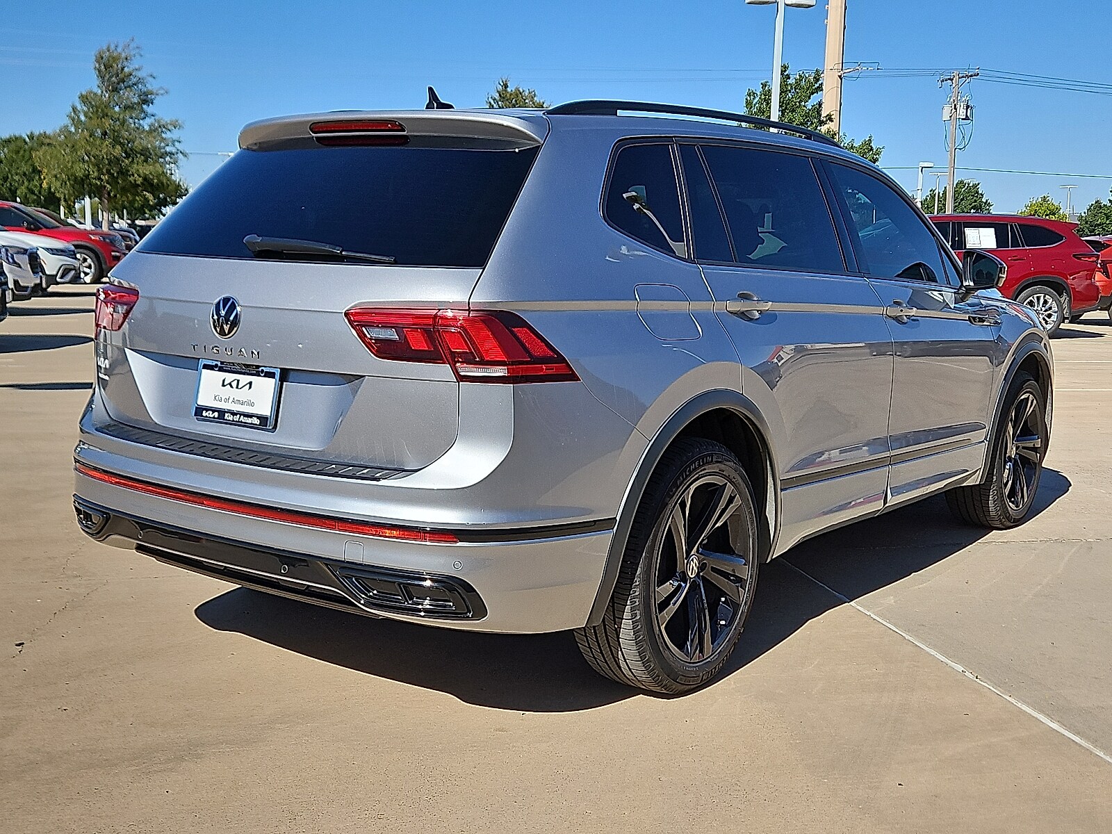 2023 Volkswagen Tiguan SE R-Line Black photo 3