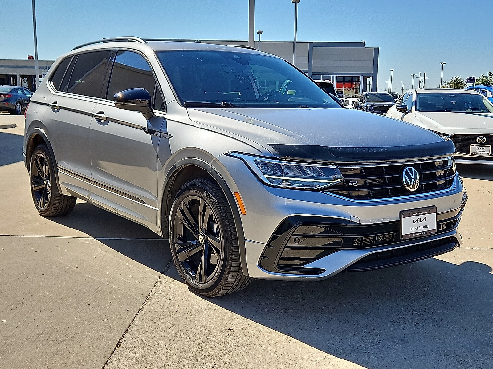 2023 Volkswagen Tiguan SE R-Line Black photo 4
