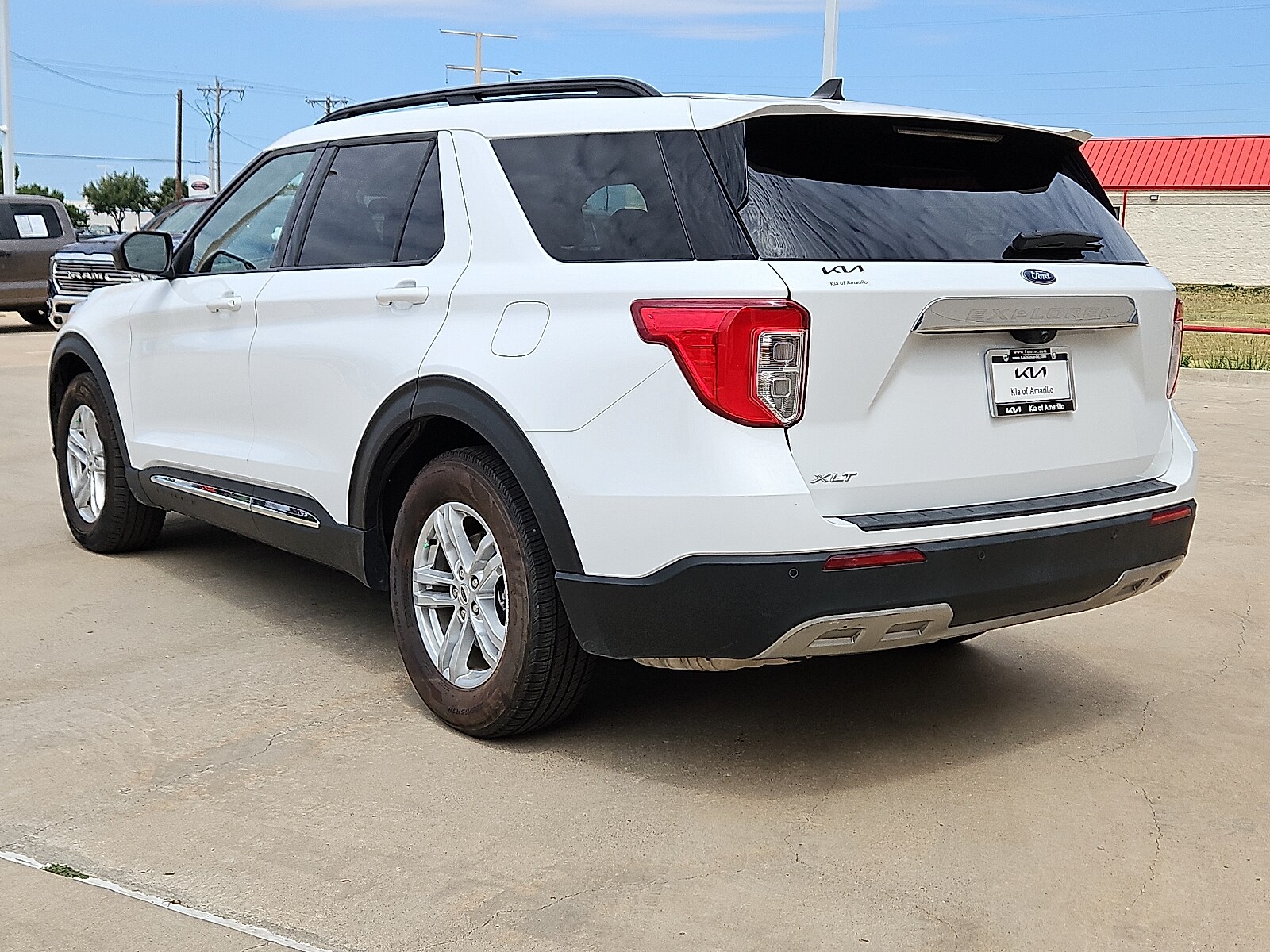 2024 Ford Explorer XLT photo 2