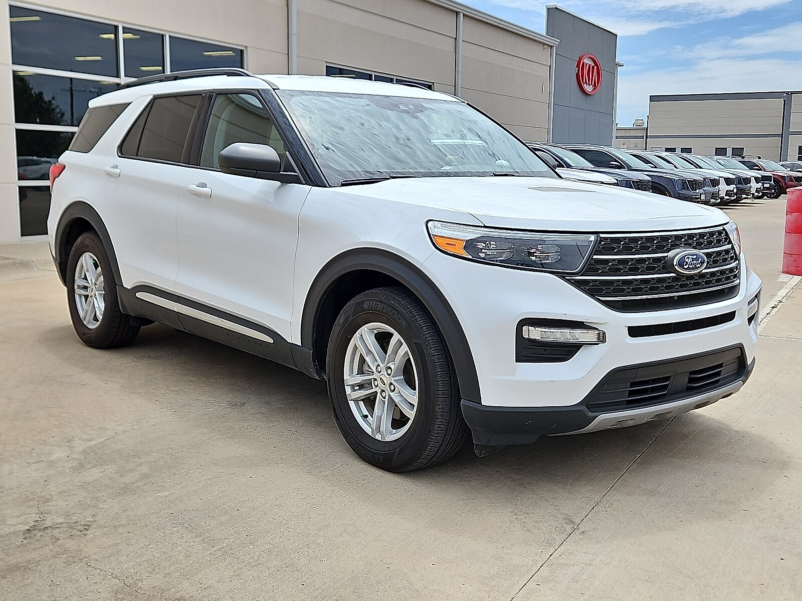 2024 Ford Explorer XLT photo 4