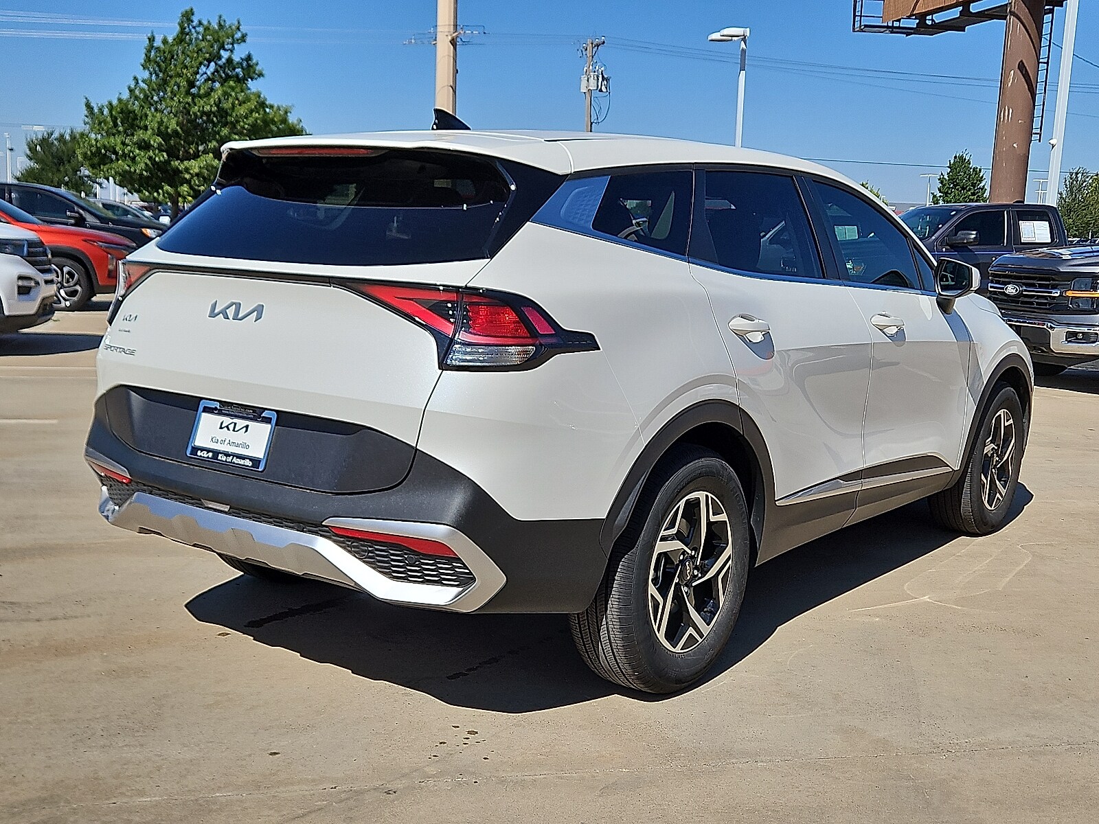 2025 Kia Sportage LX photo 3