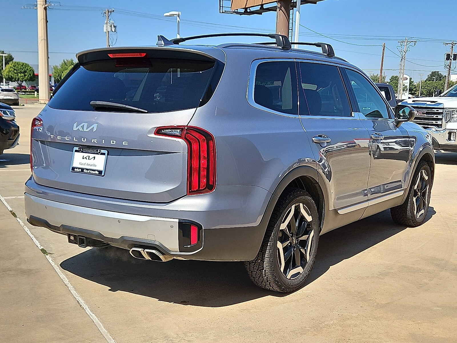 2024 Kia Telluride S photo 2