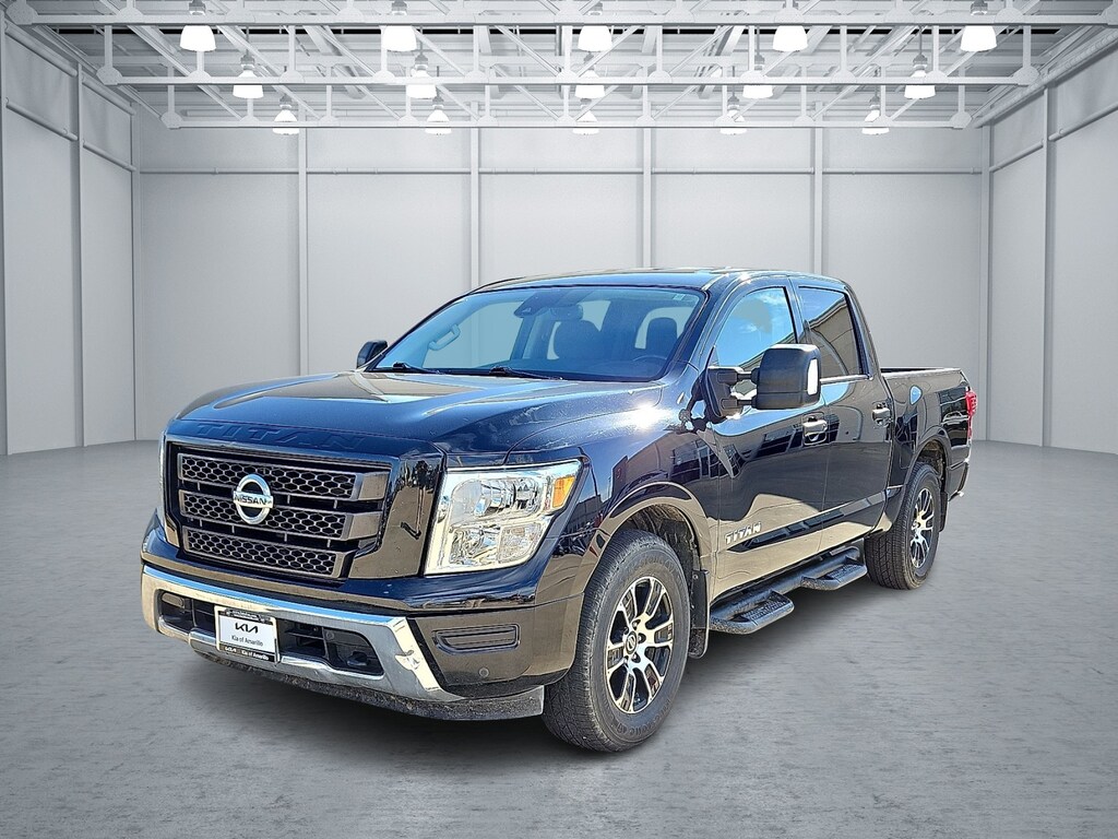 Used 2022 Nissan Titan SV (A9) 4x2 Crew Cab 5.5 ft. box 139.8 in. WB