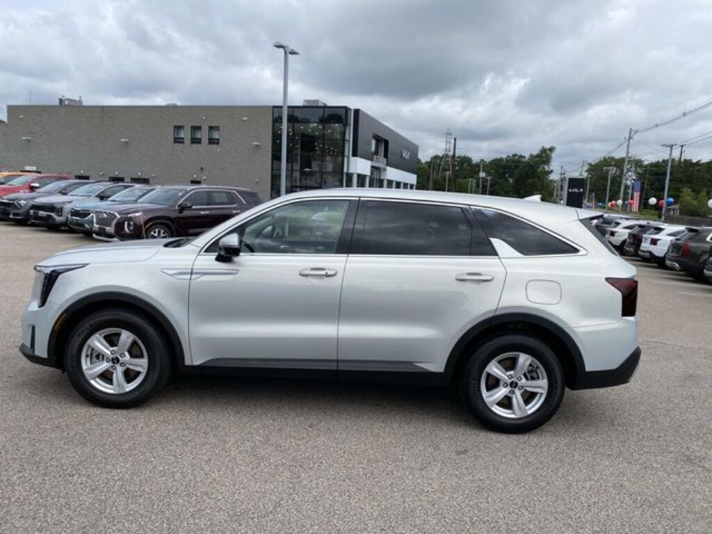 Used 2026 Kia Sorento LX SUV