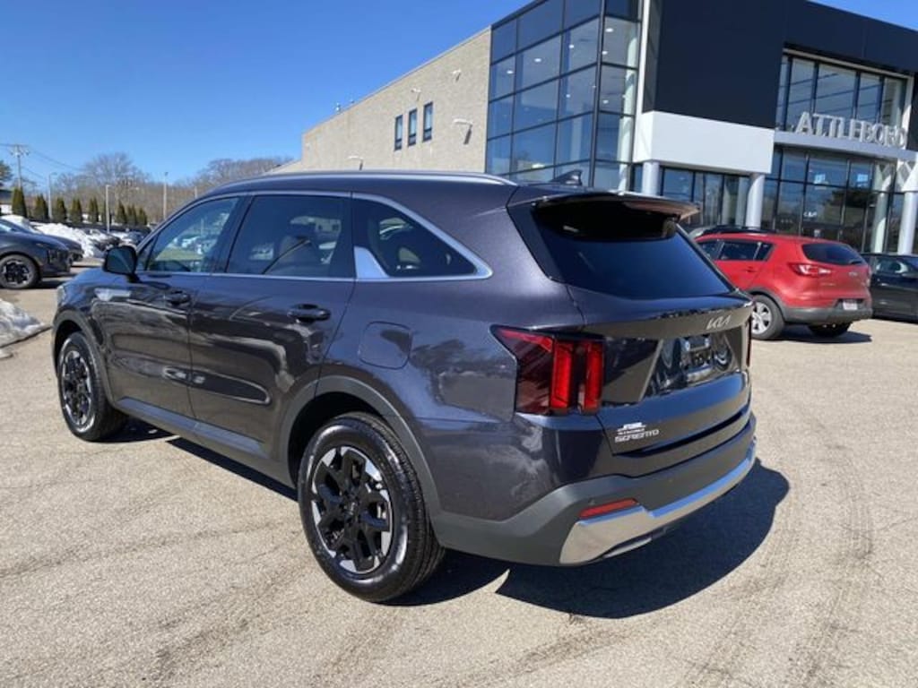 Used 2025 Kia Sorento S SUV