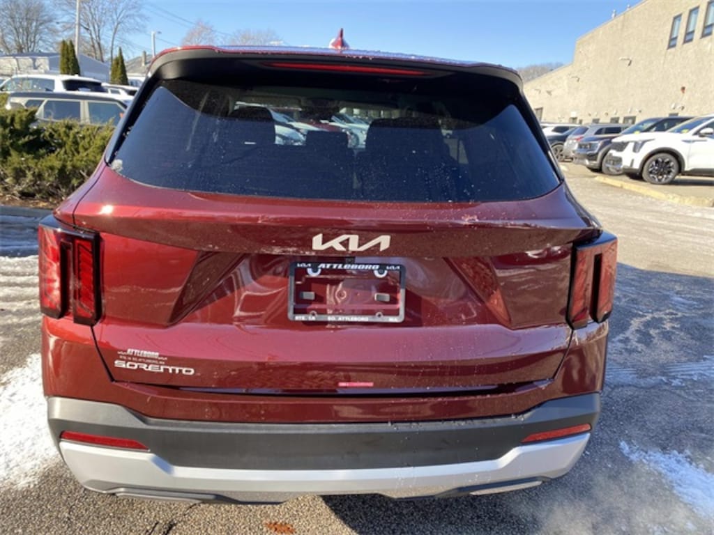 Used 2025 Kia Sorento LX SUV