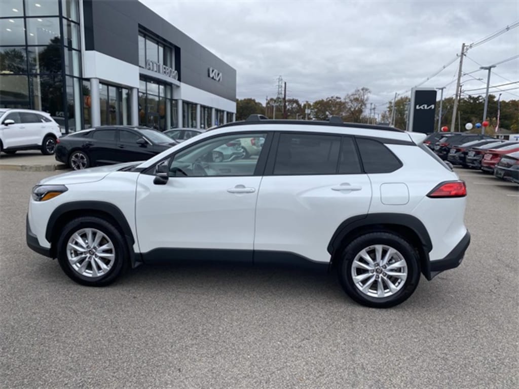 Used 2025 Toyota Corolla Cross LE SUV