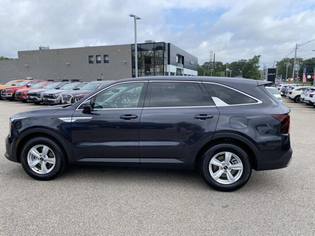 Used 2026 Kia Sorento LX SUV