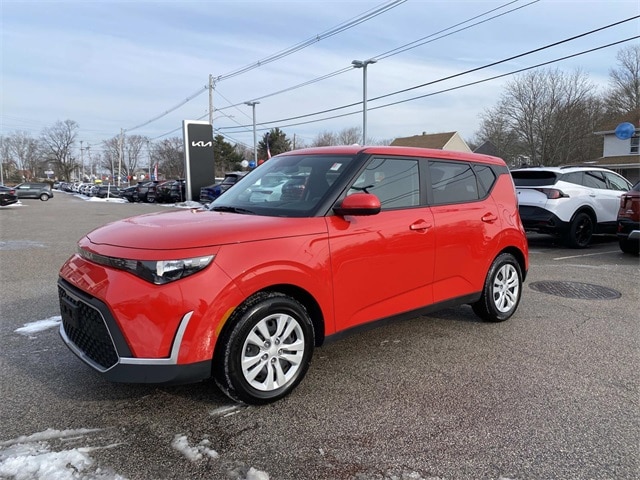 2025 Kia Soul LX's photo