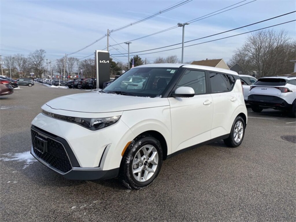 Used 2025 Kia Soul S Hatchback
