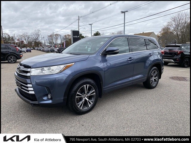 2018 Toyota Highlander LE Plus's photo