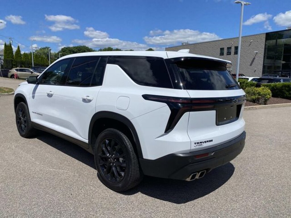 Used 2024 Chevrolet Traverse LS w/1LS SUV