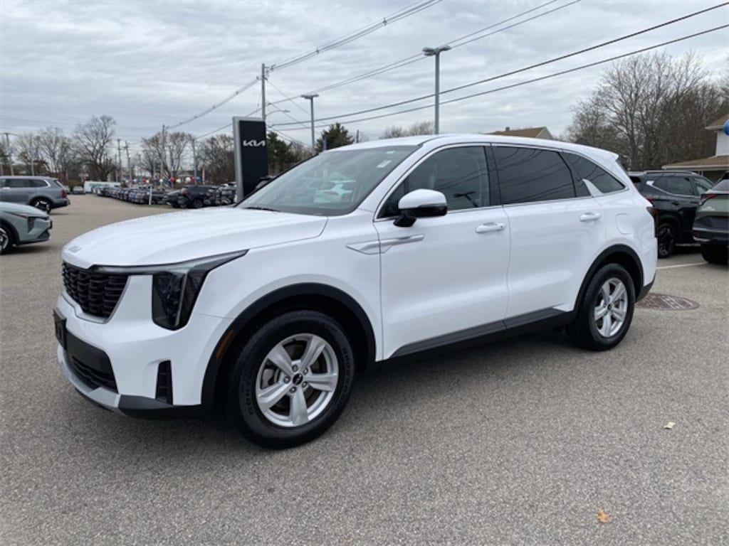 Used 2025 Kia Sorento LX SUV