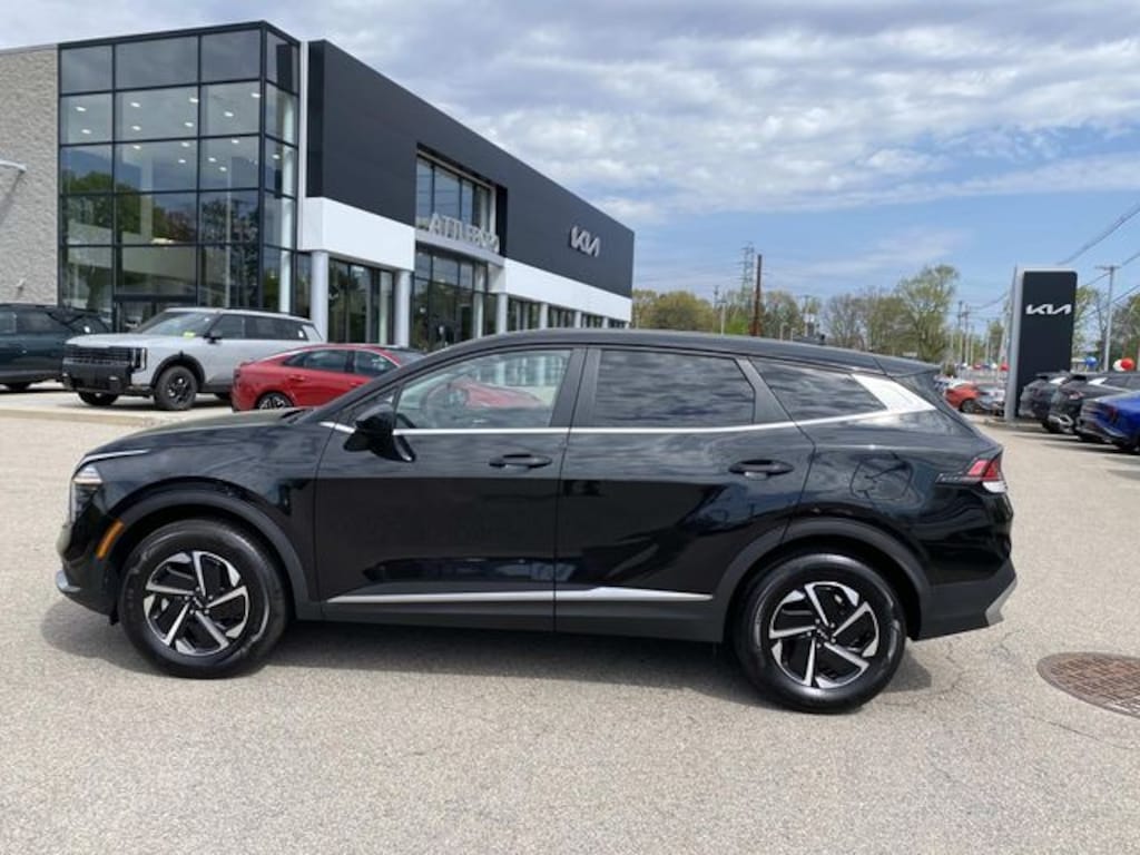 Used 2025 Kia Sportage Hybrid LX SUV