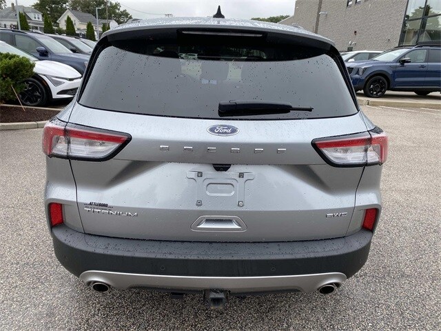 2022 Ford Escape Titanium photo 4