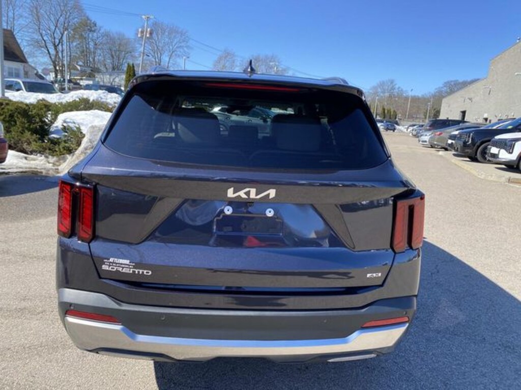 Used 2025 Kia Sorento S SUV