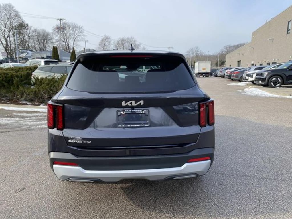 Certified 2025 Kia Sorento LX SUV