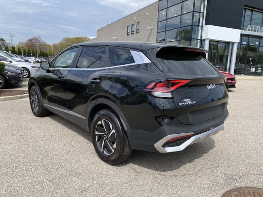 Used 2025 Kia Sportage Hybrid LX SUV