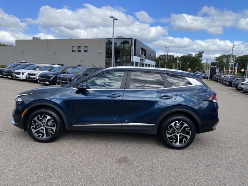Used 2023 Kia Sportage Hybrid EX SUV