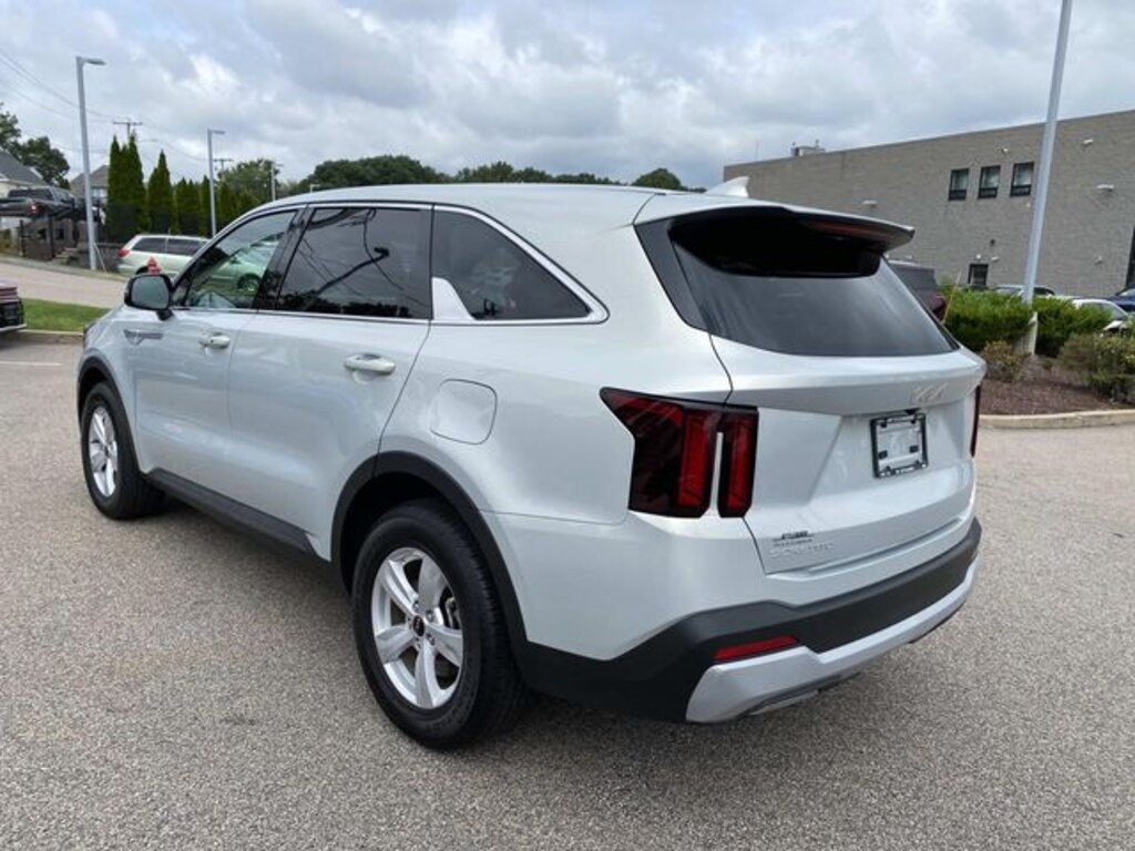Used 2026 Kia Sorento LX SUV
