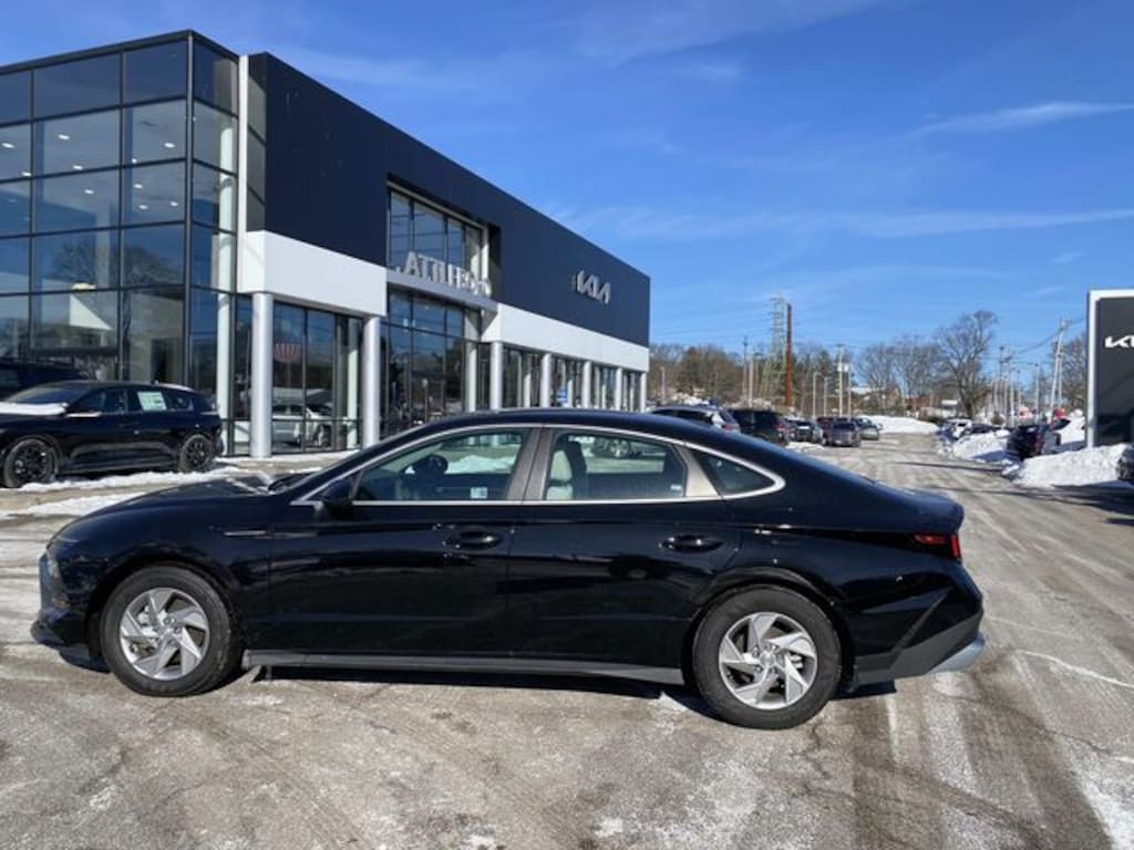 Used 2025 Hyundai Sonata SE Sedan