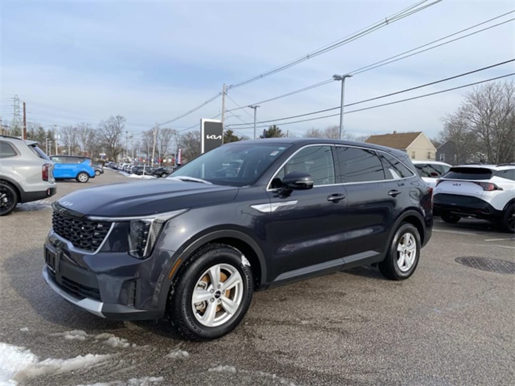 Used 2025 Kia Sorento LX SUV