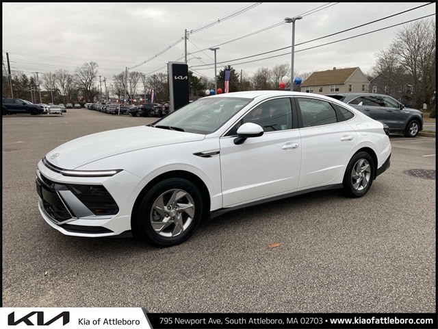 2025 Hyundai Sonata SE's photo