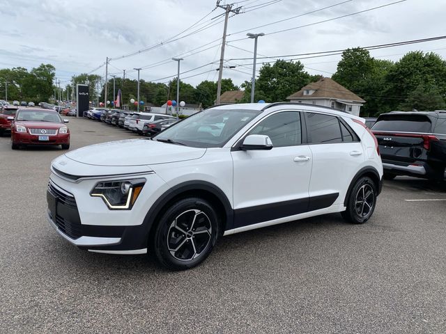 2023 Kia Niro EX HEV's photo