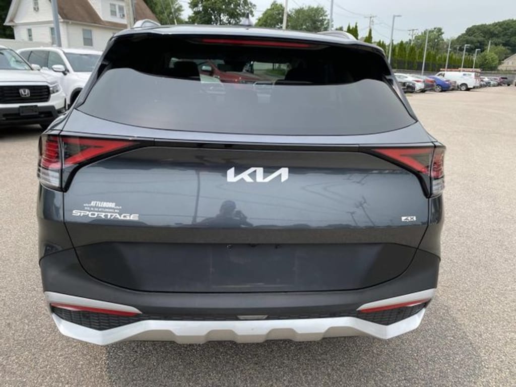 Used 2025 Kia Sportage EX SUV