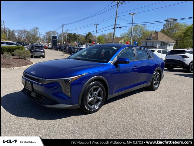 2025 Kia K4 LXS AT's photo